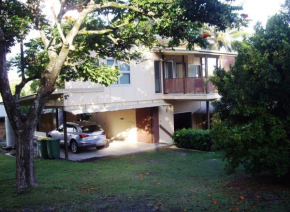 Sinclair - Rainbow Beach, Modern Beach House Close to Everything, Free Wi-Fi